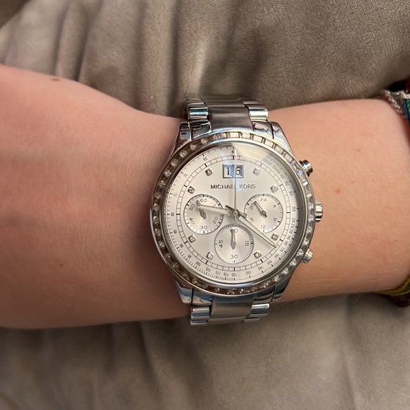 Michael Kors Silver Watch - Picture 5 of 5